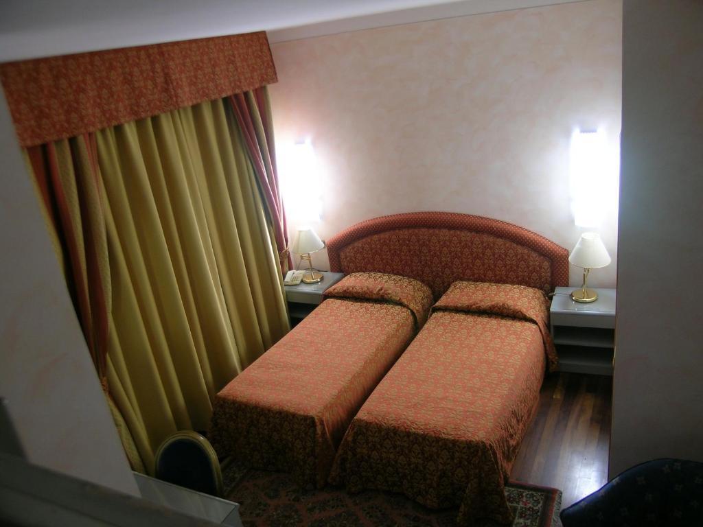 Hotel Da Vito Кампанья-Лупия Экстерьер фото