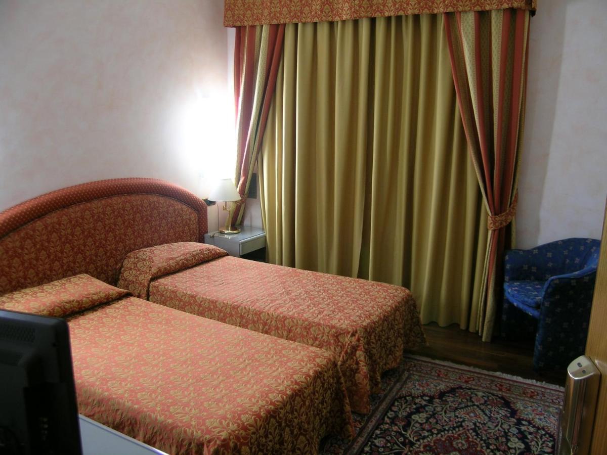 Hotel Da Vito Кампанья-Лупия Экстерьер фото