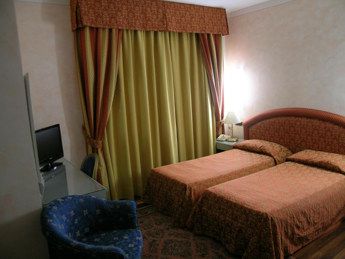 Hotel Da Vito Кампанья-Лупия Экстерьер фото